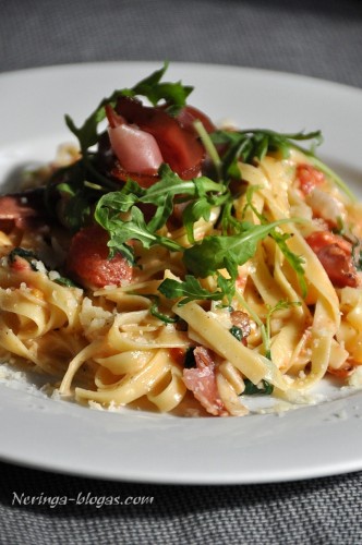 papardelle_kumpis_rukola_cherry
