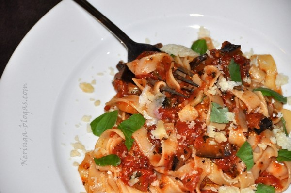 papardelle su 3 rusiu pomidorais