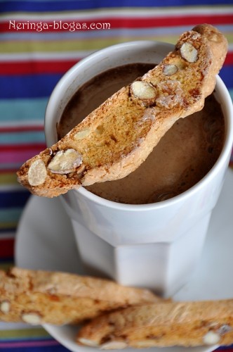 biscotti su dz. vaisiais