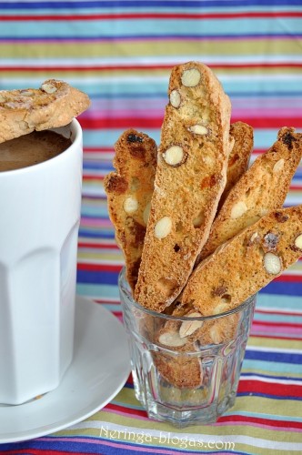 biscotti su dz. vaisiais