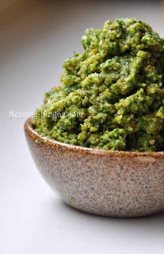 zaliasis pesto