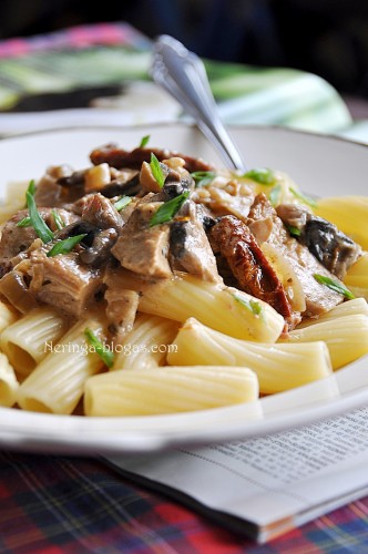 tortiglioni, kiaulienos ispjova ir dz. pomidorai