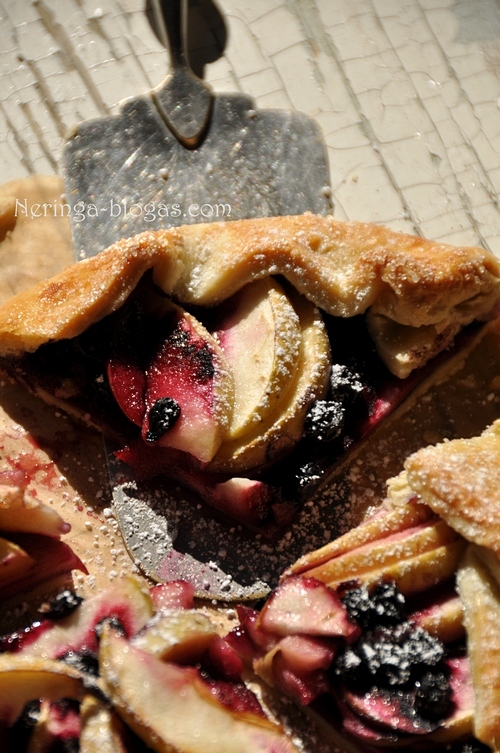 galette su melynem ir obuoliais