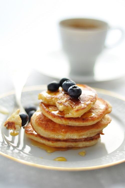 http://www.beatosvirtuve.lt/blog/recipes/varskes-blynai-egzodas/