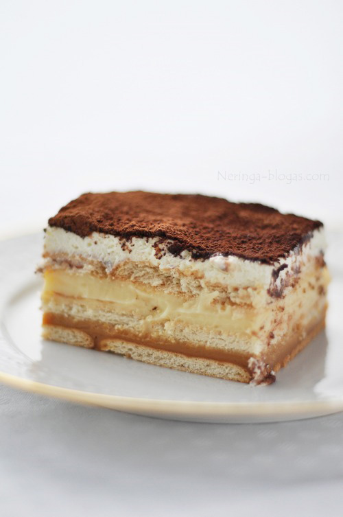 nekeptas sluoksniuotas tortas ala tiramisu