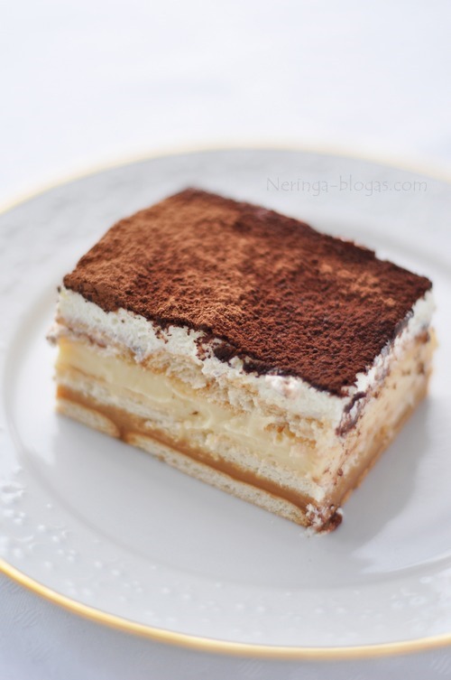 nekeptas sluoksniuotas tortas ala tiramisu