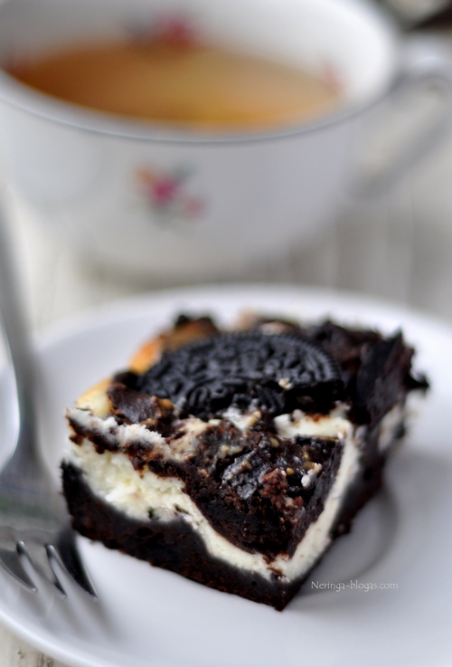 brownis su oreo sausainiais