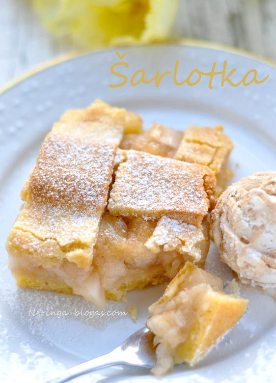 obuoliu pyragas - sarlotka