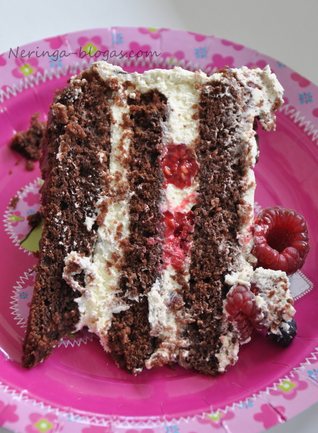 sokoladinis tortas su maskarpones kremu ir avietem