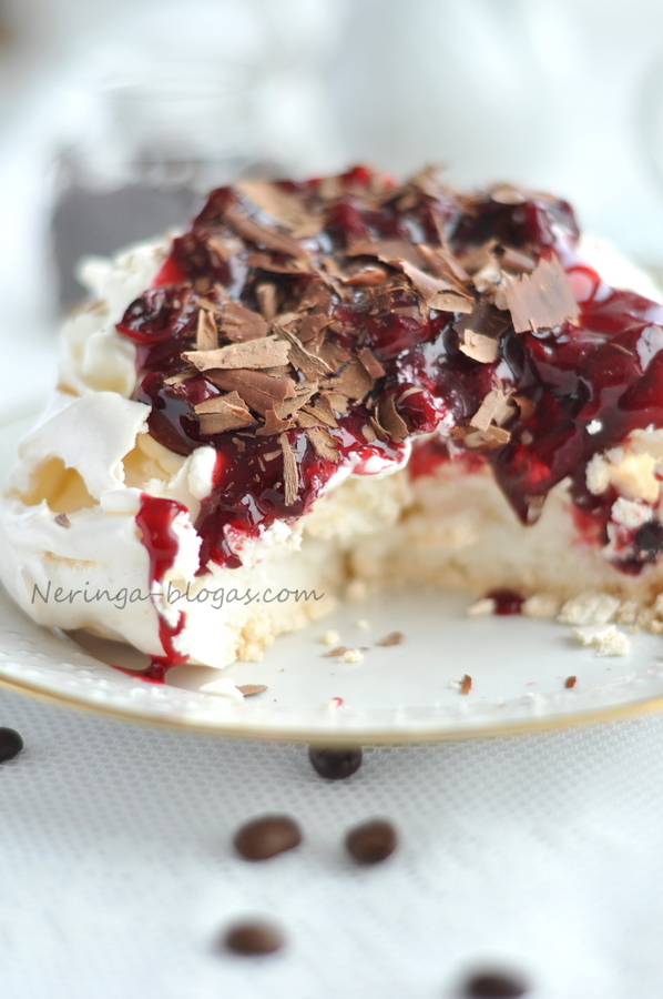 pavlova su vysniom - fruzelina