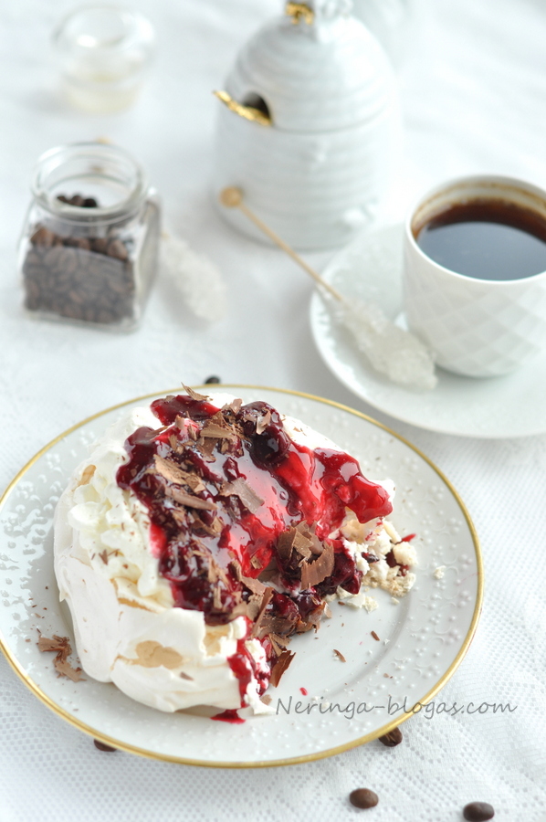 pavlova su vysniom - fruzelina