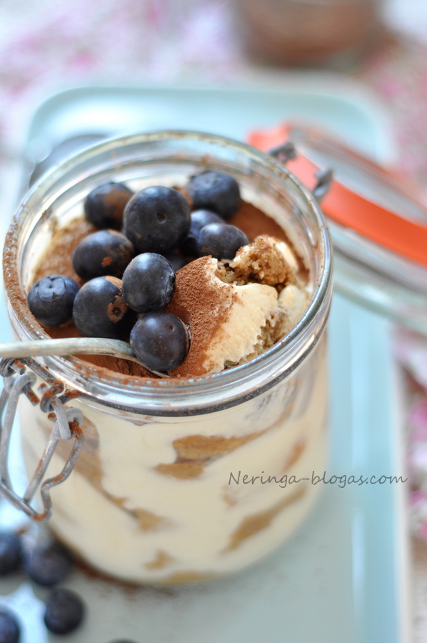 Tiramisu su baltu sokoladu